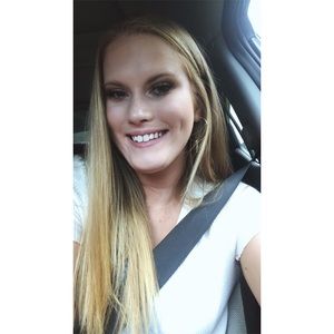 Meet your Posher, Caleigh